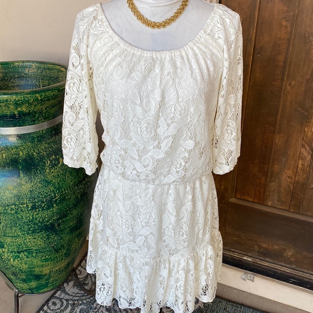 Crème color pullover dress with elastic waist and neckline